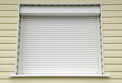 Aké výhody vám prinesú vonkajšie rolety na plastové okná?